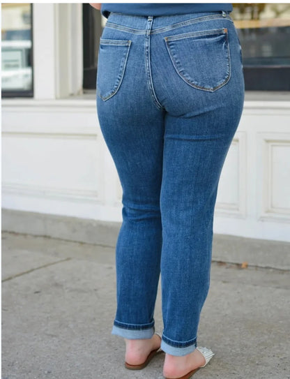 Fashionable jeans with slim fit, legs and high waist