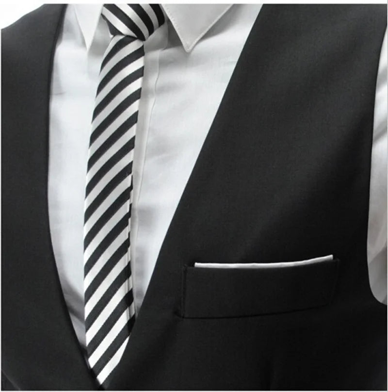 2024 New Grey Dress Vests Slim Fit Mens Suit Vest Casual Sleeveless Waistcoat Gilet Homme Formal Business Jacket Male